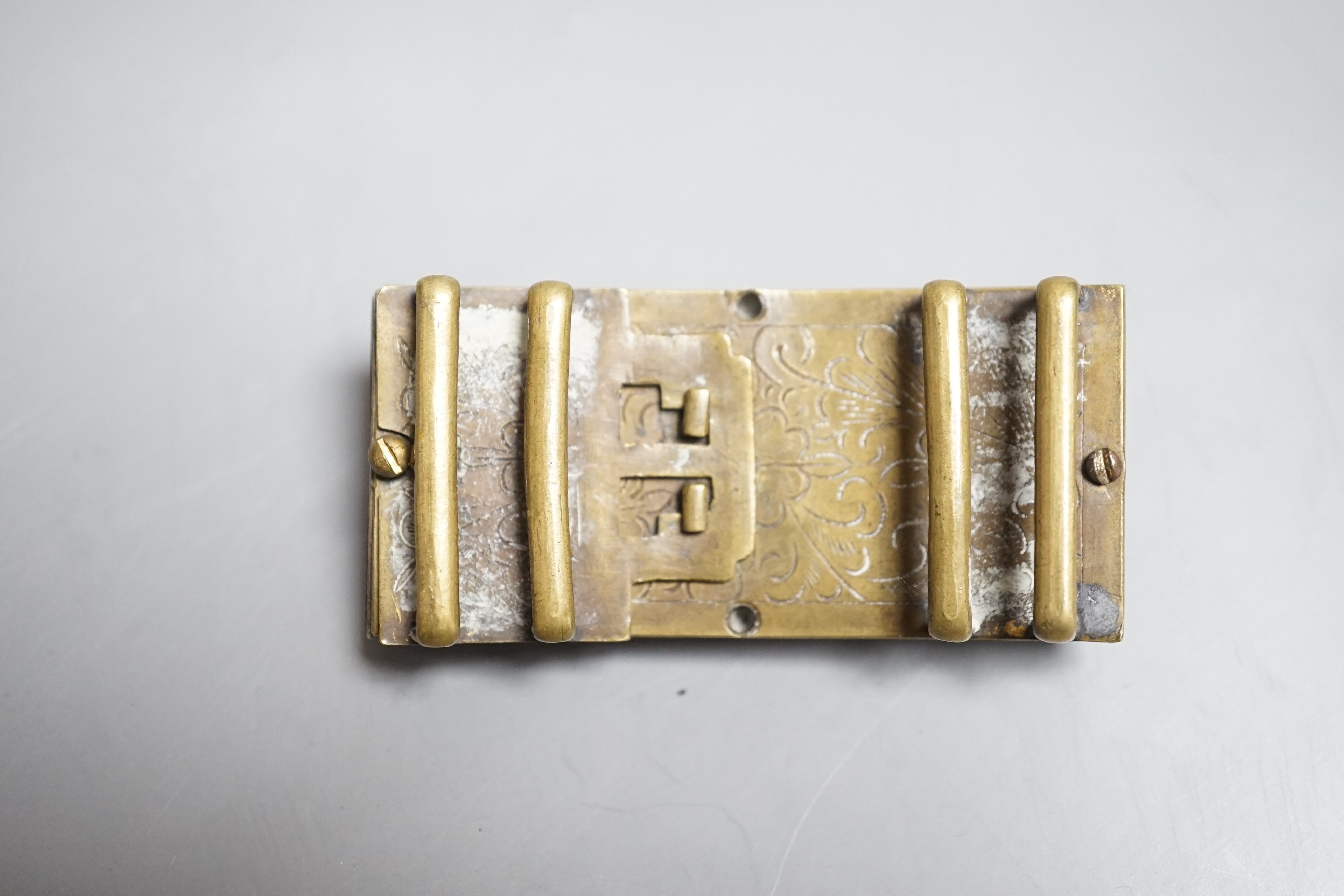 A Chinese gilt bronze ‘dragon’ belt buckle, 19th century